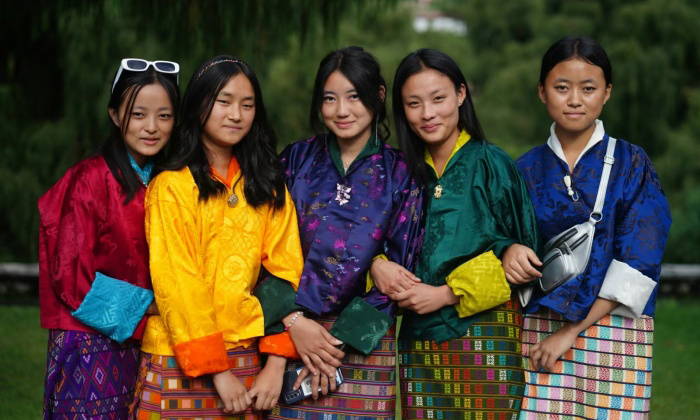 不丹当地人参加节日